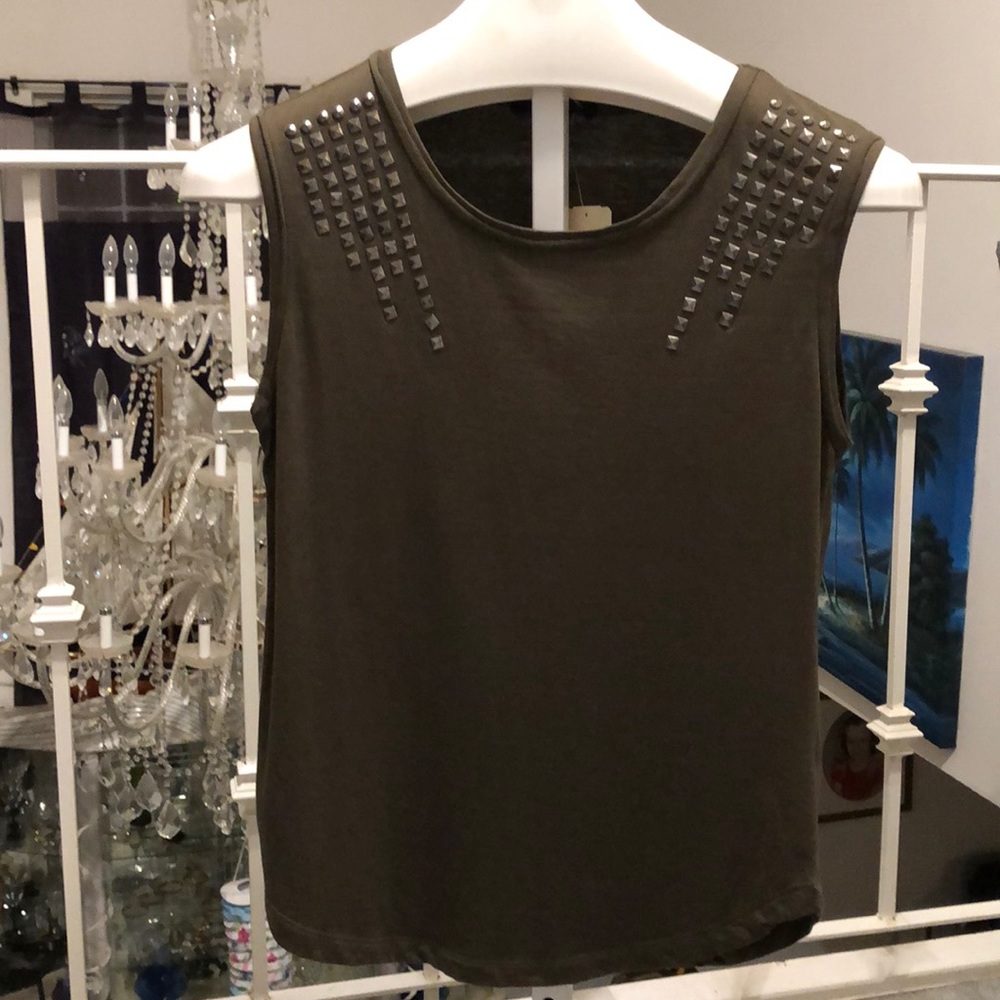 Forever 21🎁Olive Colored Bullet Shirt